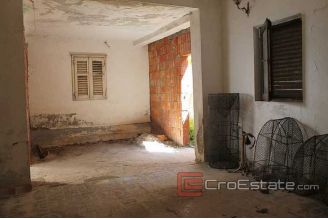 012 2016 230 near trogir house for sale1