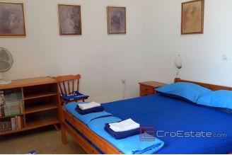 0019 2018 158 stone house with sea view Hvar for sale