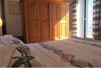 0019 2018 158 stone house with sea view Hvar for sale