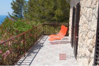 0019 2018 158 stone house with sea view Hvar for sale