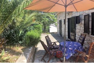 0019 2018 158 stone house with sea view Hvar for sale