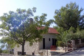 0019 2018 158 stone house with sea view Hvar for sale