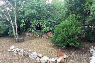 0019 2018 158 stone house with sea view Hvar for sale