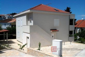 017 2014 21 ciovo house for sale