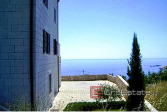 14 3600 30 Beautiful villa with a swimming pool for sale