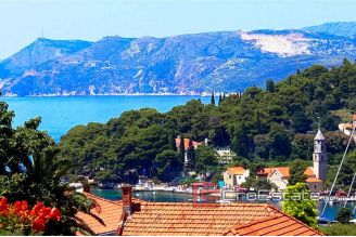 14 3600 30 Beautiful villa with a swimming pool for sale