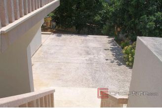 12 3738 30 Ciovo House For Sale