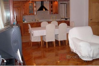 12 3738 30 Ciovo House For Sale