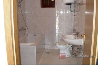 12 3738 30 Ciovo House For Sale