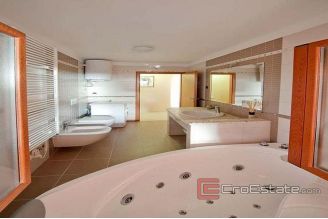 20 3694 30 Krk Villa For Sale