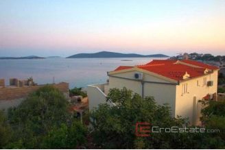 11 3689 30 Trogir House For Sale