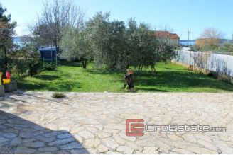 018 2016 274 Zadar house seafront for sale