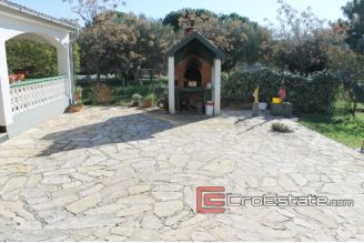 018 2016 274 Zadar house seafront for sale