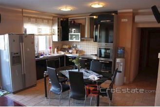 15 3654 30 Marina House For Sale
