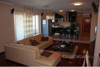 15 3654 30 Marina House For Sale