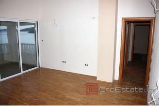 15 3654 30 Marina House For Sale