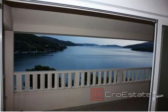 15 3654 30 Marina House For Sale