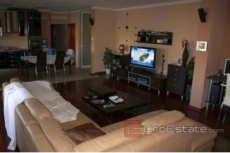 15 3654 30 Marina House For Sale