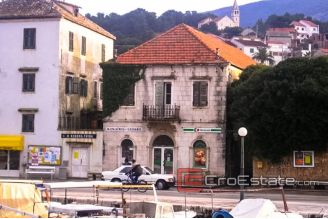 02 3635 30 Hvar house by the sea for sale