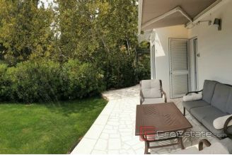018 2018 159 three bedroom apartment with garden mertojak split for sale