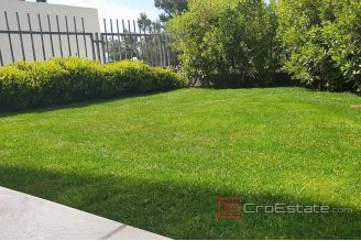 018 2018 159 three bedroom apartment with garden mertojak split for sale