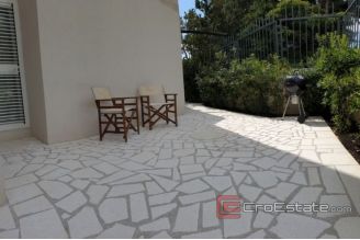 018 2018 159 three bedroom apartment with garden mertojak split for sale