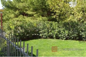 018 2018 159 three bedroom apartment with garden mertojak split for sale