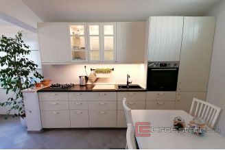 019 5009 30 apartment house with sea view Hvar for sale1