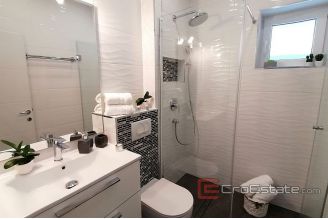 019 5009 30 apartment house with sea view Hvar for sale1