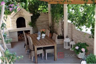 019 5009 30 apartment house with sea view Hvar for sale1