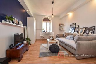 018_ 2025 66 apartment near the waterfront overlooking the city Split Center for sale