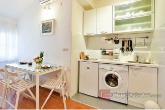 018_ 2025 66 apartment near the waterfront overlooking the city Split Center for sale
