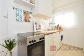 018_ 2025 66 apartment near the waterfront overlooking the city Split Center for sale