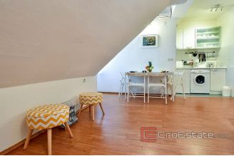 018_ 2025 66 apartment near the waterfront overlooking the city Split Center for sale