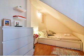 018_ 2025 66 apartment near the waterfront overlooking the city Split Center for sale