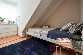 018_ 2025 66 apartment near the waterfront overlooking the city Split Center for sale