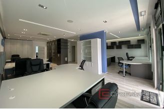 008 2027 23 attractive office space Kman 104m2 Split for rent