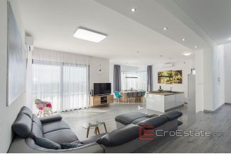 0020 2026 63 luxury villa with sea view Split area for sale