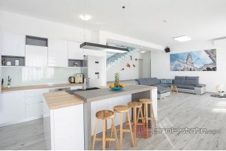 0020 2026 63 luxury villa with sea view Split area for sale