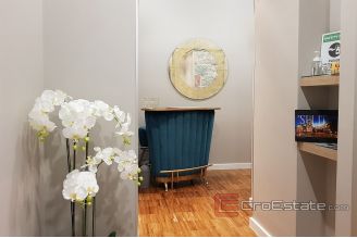 0011 2025 67 three units in an exceptional location Split center for sale