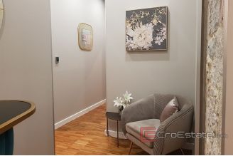 0011 2025 67 three units in an exceptional location Split center for sale