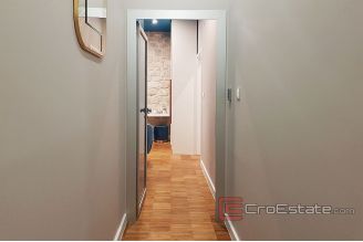 0011 2025 67 three units in an exceptional location Split center for sale