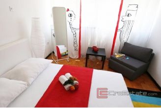 08 4760 30 Split Firule apartment for rent