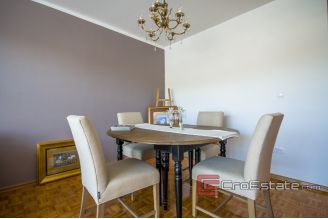 20 4863 30 Split apartment for rent1