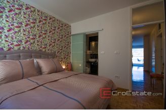 20 4863 30 Split apartment for rent1