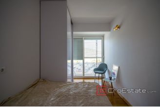 20 4863 30 Split apartment for rent1