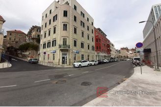 006 2016 450 business space on the west coast of split for rent 
