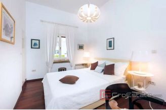 011 2016 447 apartment Hvar boardwalk for rent