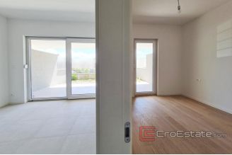 0010 2025 69 apartment with garden and sea view in a new building Znjan Split for sale