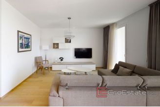 020 2015 144 split trstenik two bedroom apartment for rent